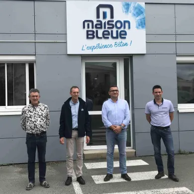 Direction Maison Bleue